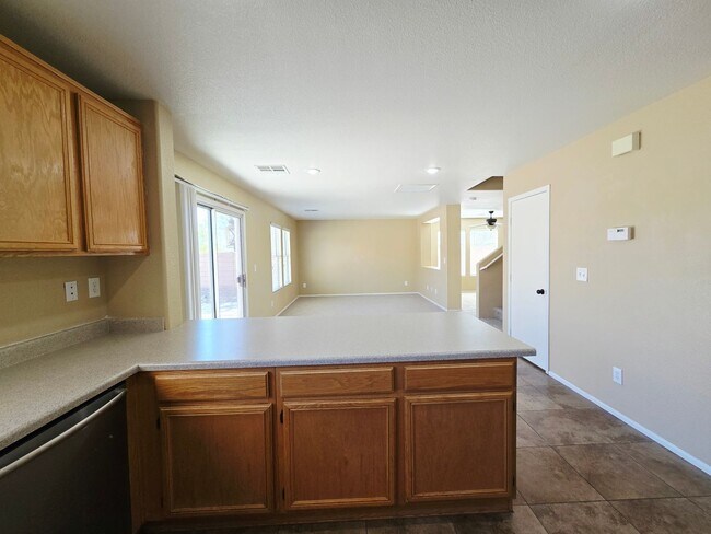 Building Photo - ACCEPTS SECTION 8 - BEAUTIFUL MUST SEE 3BD/2BA IN SOUTHWEST