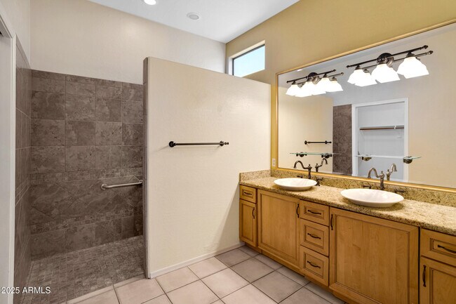 Building Photo - 3062 S Marigold Pl