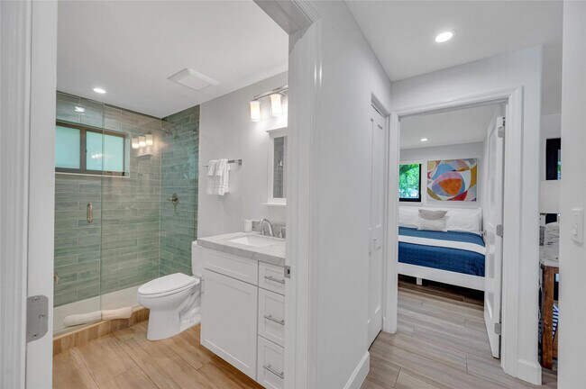 Building Photo - 2205 SE 19th St