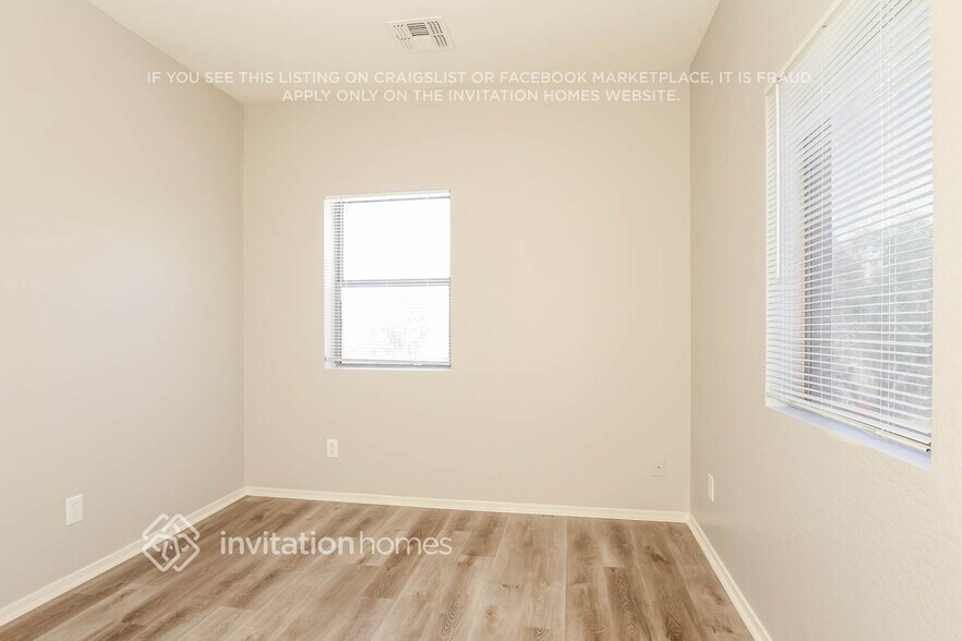 Building Photo - 13050 W Larkspur Rd