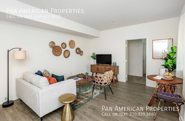 Building Photo - 840 S Magnolia Ave