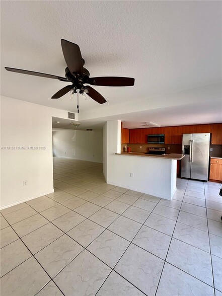 Building Photo - 8803 NW 109th Pl