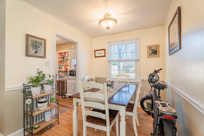 Building Photo - 104 Sharyn Ln