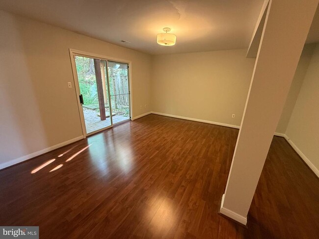Building Photo - 8724 Ruppert Ct