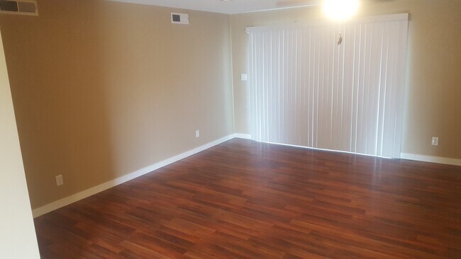 Building Photo - 1291 Creswell Dr