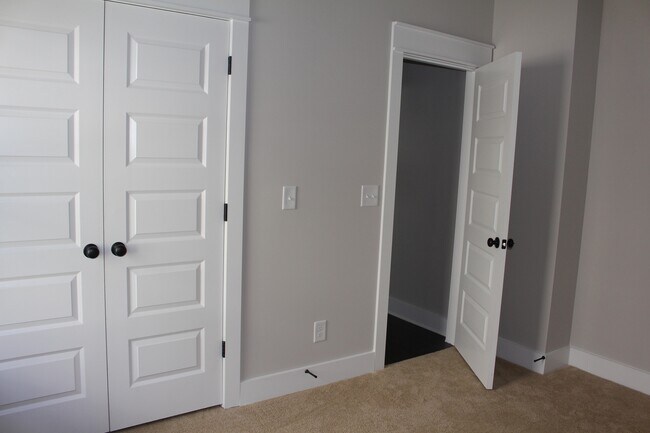 Building Photo - Craftsman-Style Home Minutes From Downtown Birmingham