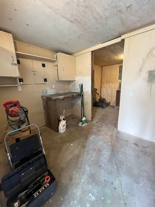 Building Photo - 3-Bedroom 1-Bathrrom home near Dorris Ranch