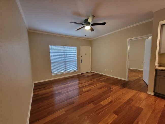 Building Photo - 5711 Sugar Hill Dr
