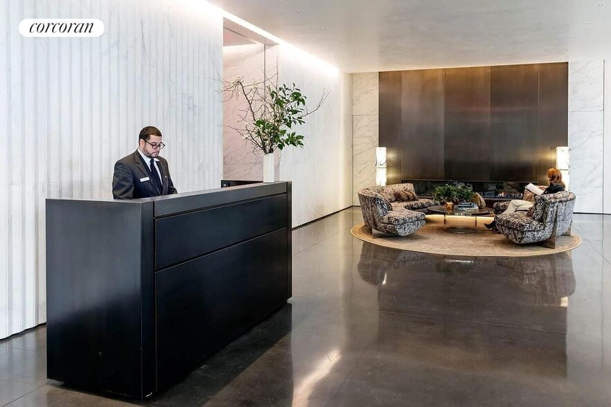 Building Photo - 100 E 53rd St