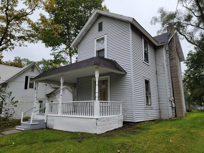 Building Photo - 419 Chestnut St