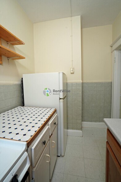 Building Photo - 68 Woodstock Ave