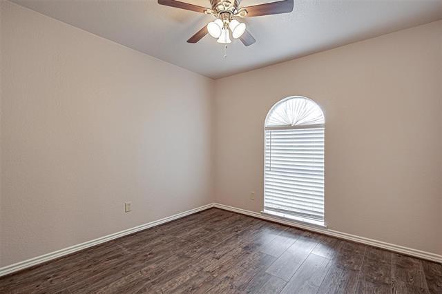 Building Photo - 208 Chevy Chase Dr