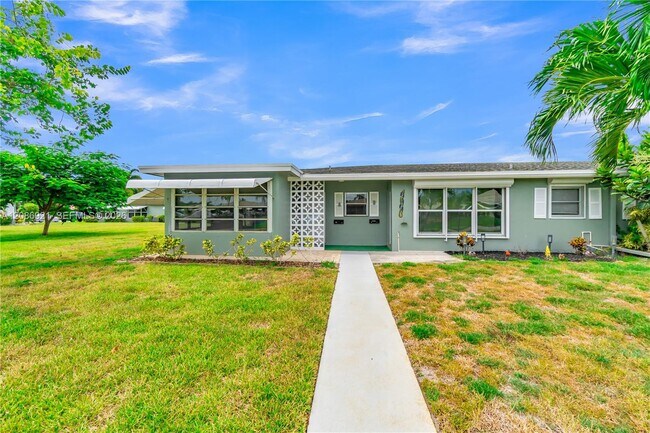 Building Photo - 775 North Dr