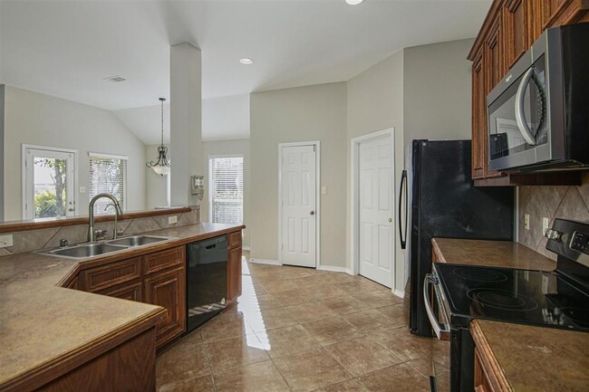 Building Photo - 26007 Waldridge Dr