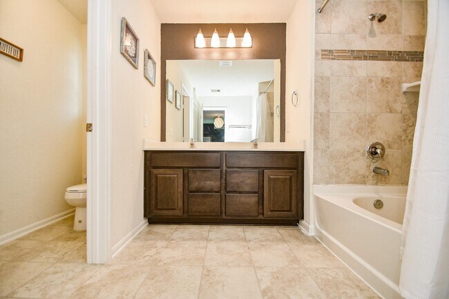 Building Photo - 5343 Castle Discordia St