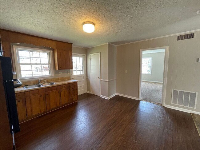 Building Photo - SHJ279-1012 Mark Drive