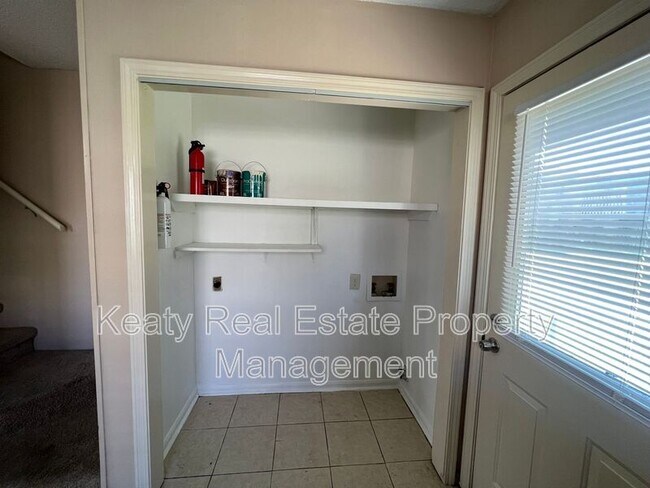 Building Photo - 418 Failla Rd