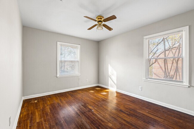 Building Photo - 1850 Hillsdale Dr