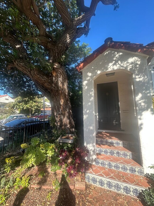 Building Photo - Gorgeous House in Norma Triangle