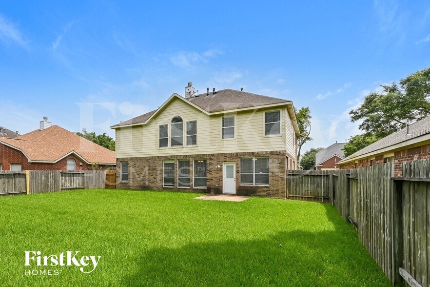 Building Photo - 14103 White Oak Gardens Dr