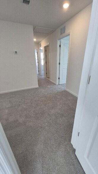 Building Photo - 3642 Hardman Dr