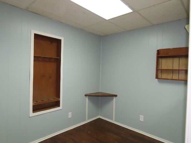 Building Photo - Country Living-Water Included! 2 Bedroom Home