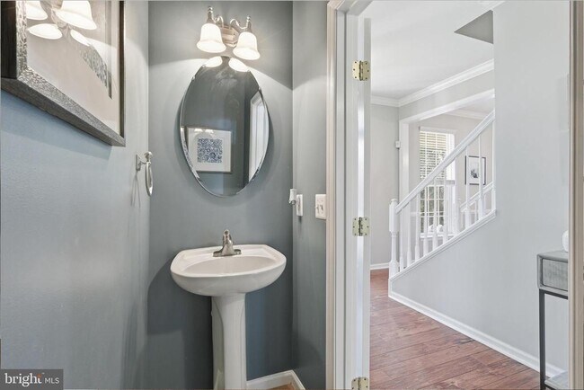 Building Photo - 6711 Selbourne Ln