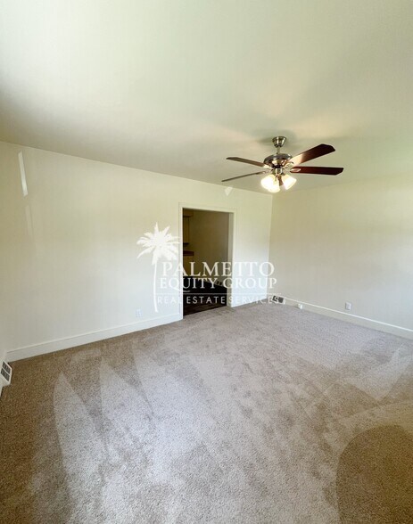 Building Photo - 405 Richardson Ave