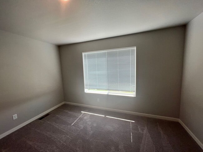 Building Photo - Fantastic Townhome in Ault