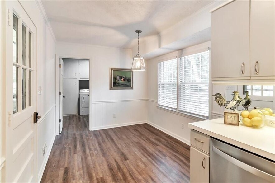 Building Photo - 759 Glen Cir SW