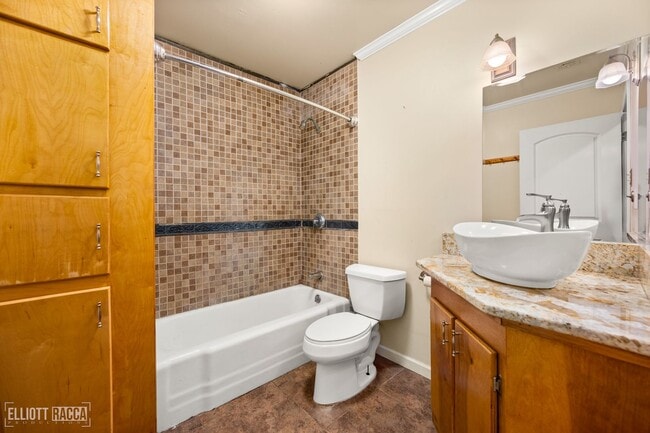 Building Photo - 2020 Clover Ln