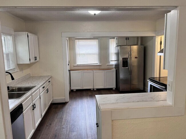 Building Photo - Beautifully Imperfect Character Craftsman Home! Eastside Olympia Home