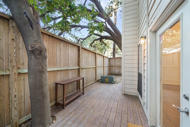 Building Photo - 2555 Bering Dr