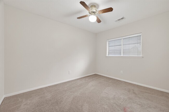 Building Photo - 2002 Foundary Dr