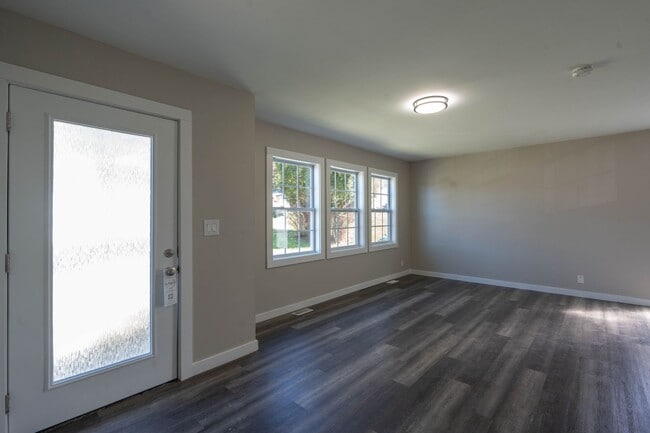 Building Photo - 306 Martin St