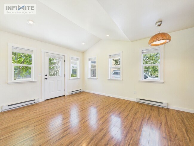 Building Photo - Precious Standalone Condo