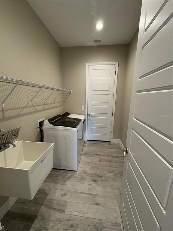 Building Photo - 14377 Overlook Ave