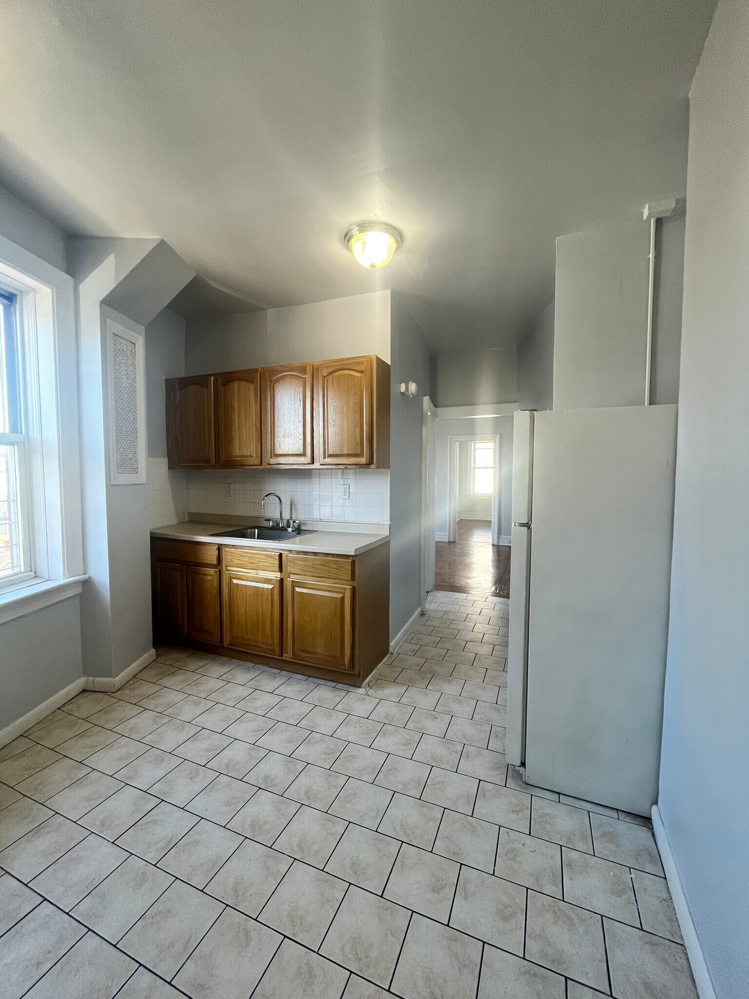 326 Summit Ave 402 - 333 Summit Ave