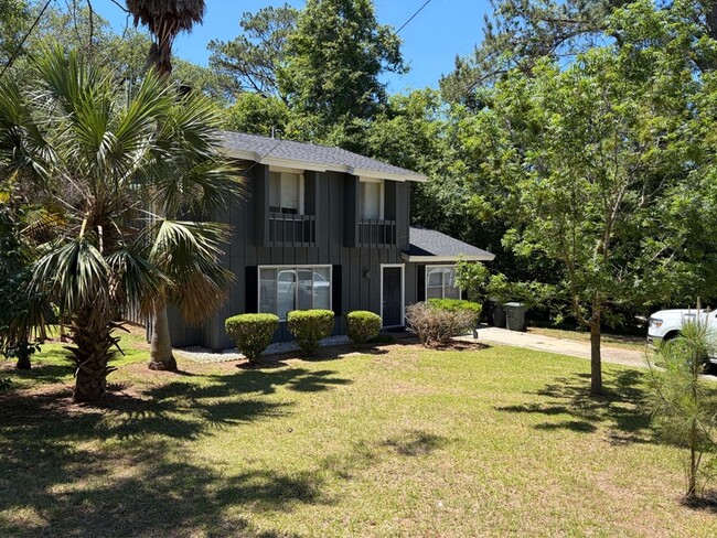 Building Photo - 1819 Salmon Dr
