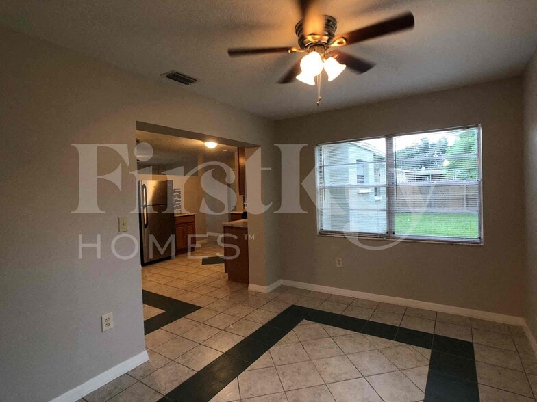 Building Photo - 3252 Peterborough St