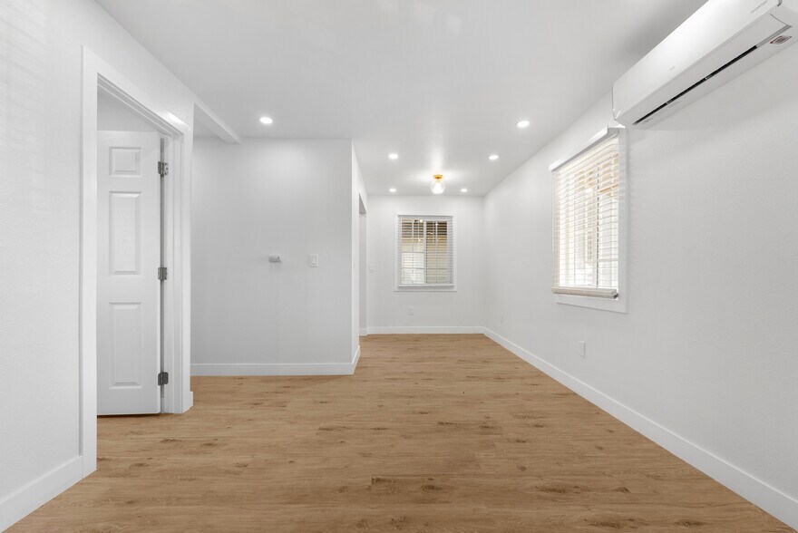 Building Photo - 5502 Linden Ave