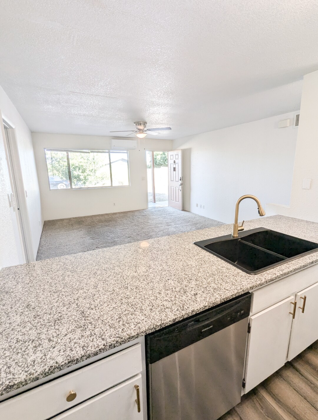 Building Photo - 4100 E Mission Ln