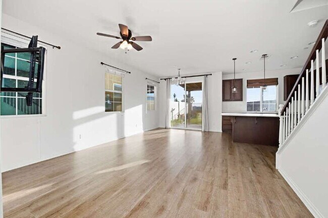 Building Photo - 1482 Franceschi Dr