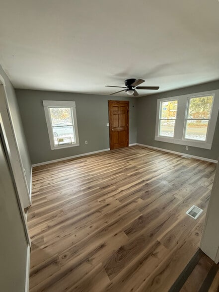 Primary Photo - 401 W 1st St