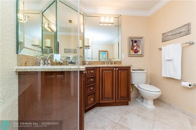 Building Photo - 270 Captains Walk