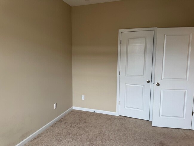 Building Photo - 538 Libson St