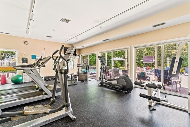 Building Photo - 14 Stony Brook Ln