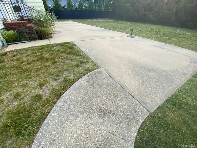 Building Photo - 60 Schmeelk Pl