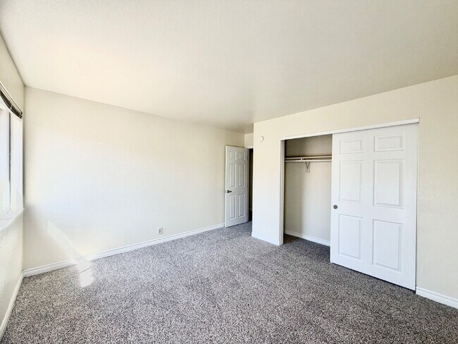 Building Photo - Las Vegas Guard-Gated Condo for Rent | 2 Bedroom Upstairs Unit | River Glen Community