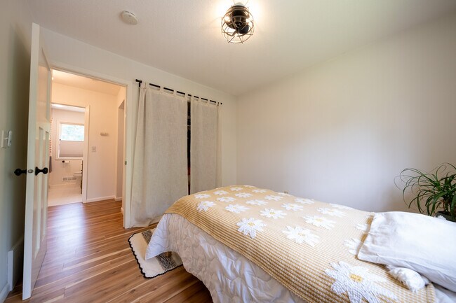 Building Photo - 13396 Everest Ave
